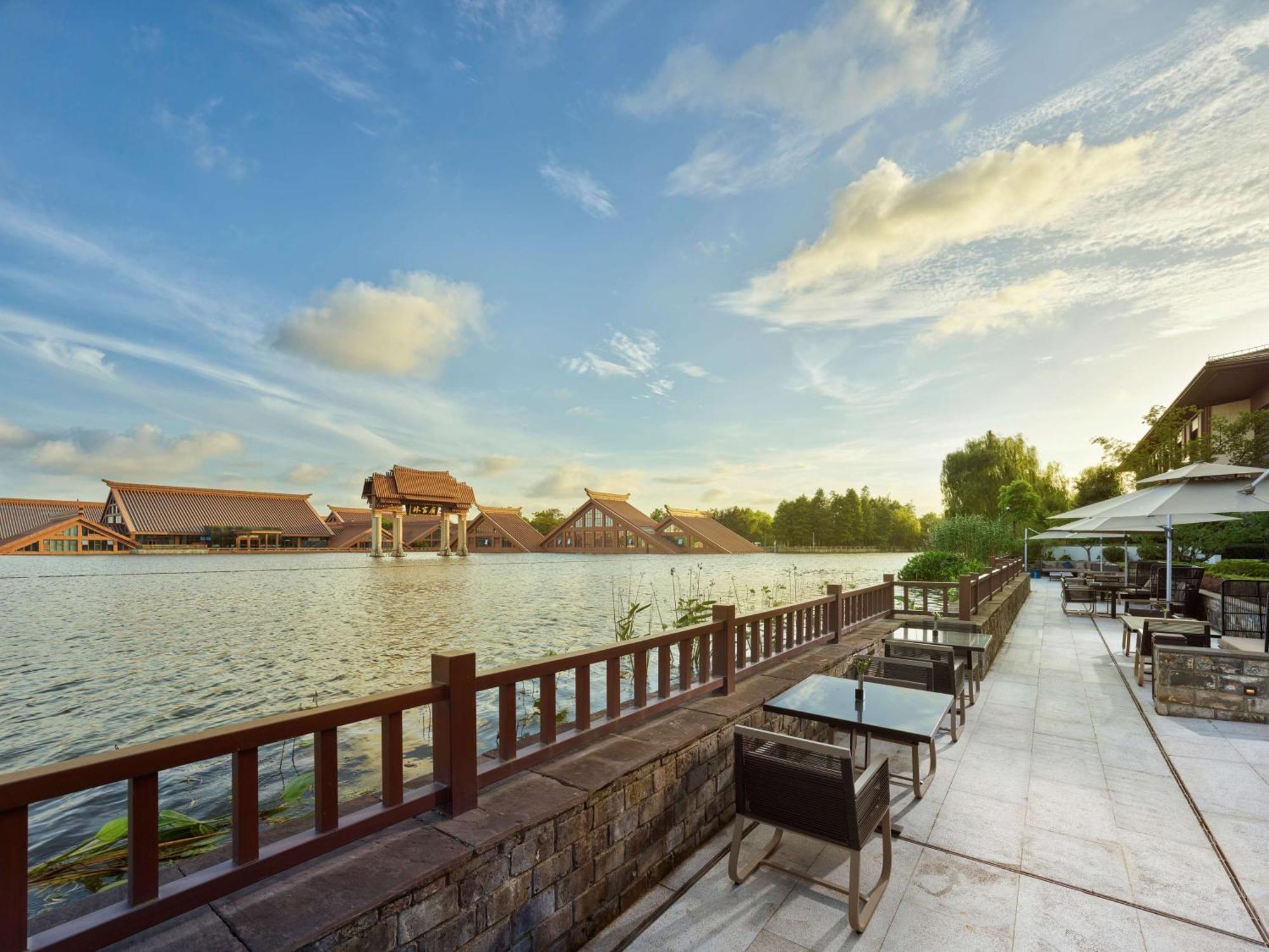 Hilton Shanghai Songjiang Guangfulin Екстериор снимка